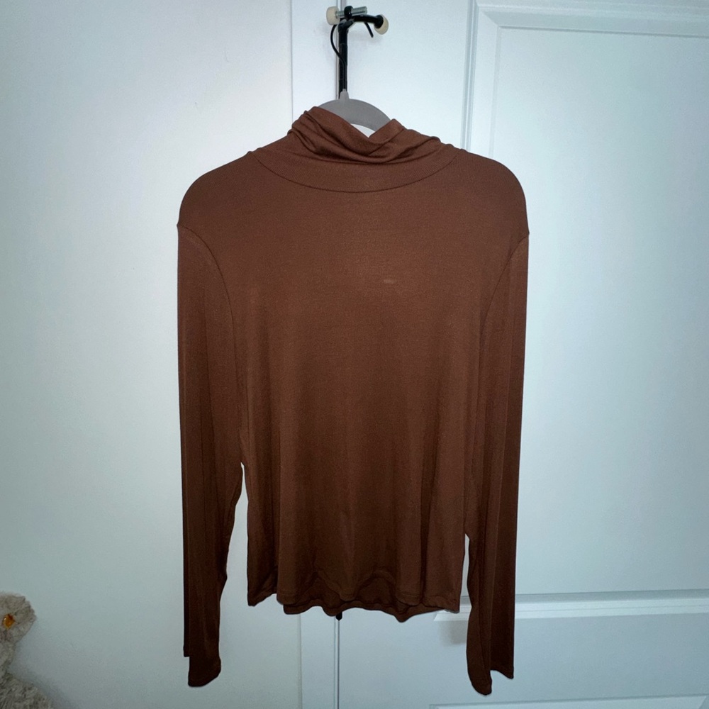 🤎 Aritzia Sunday Best Ultra-Soft Turtleneck Top – Size XL - Picture 3 of 3